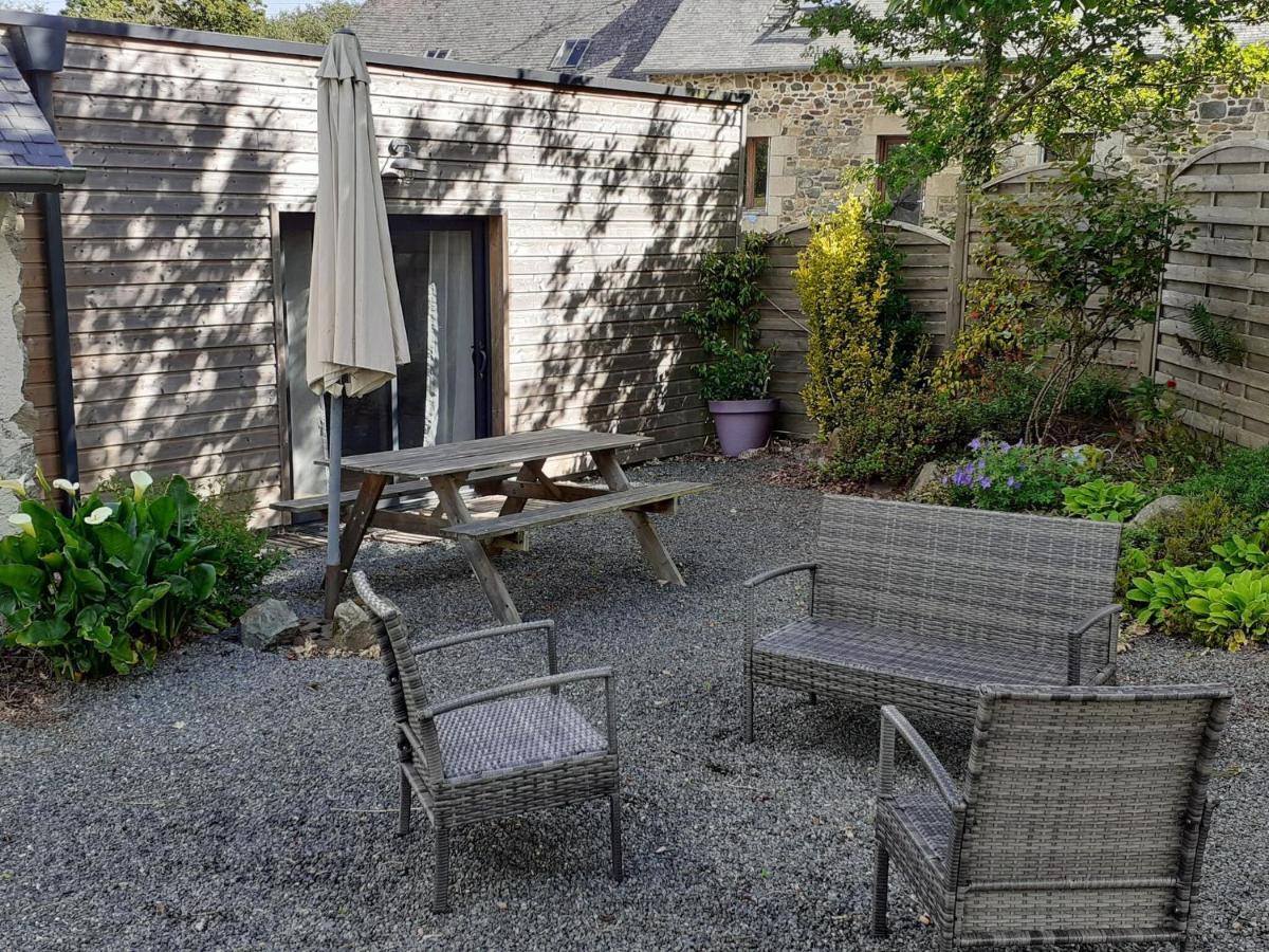 Breton Stone House In Saint Gilles Les Bois Vila Exterior foto