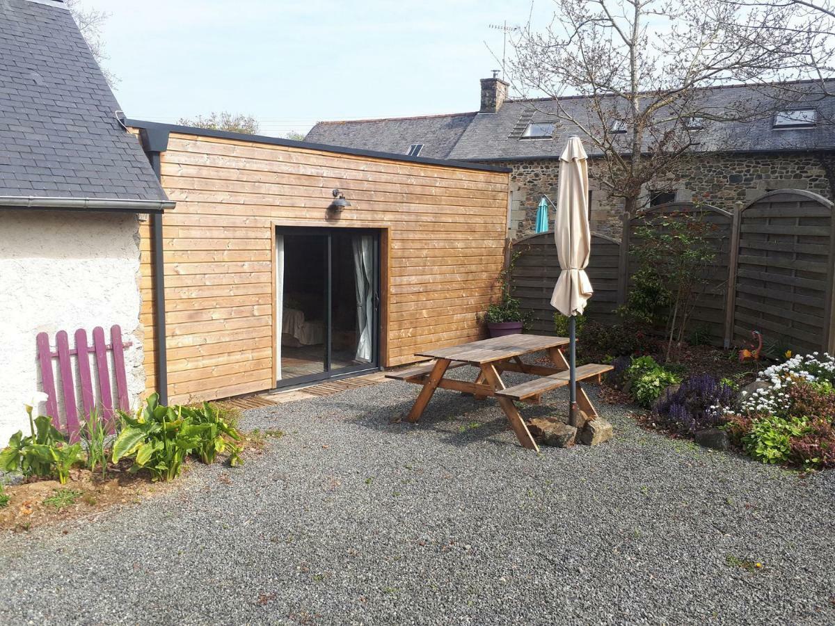 Breton Stone House In Saint Gilles Les Bois Vila Exterior foto